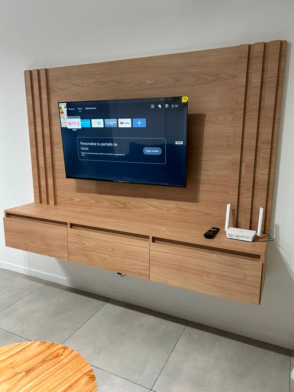 Mueble de TV Flotante con Panel
